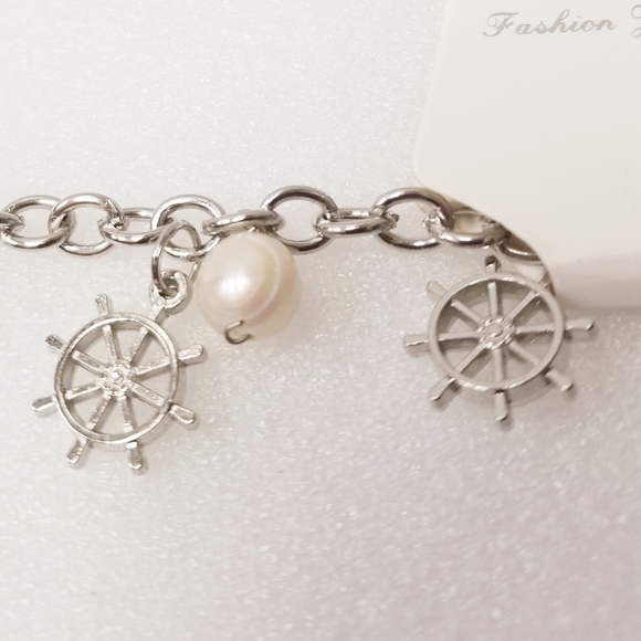 NWT, Fashion Jewelry Nautical Charm Bracelet - Picture 5 of 7